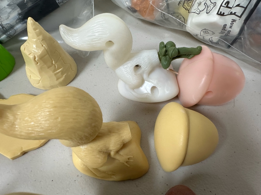 Ice Age Movie Carl's Jr. / Hardee's Happy / Kid's Meal Toys Project Box With Prototype Toy Samples Cool Kids Designed By The CDM Company 2003 [Photo 18]