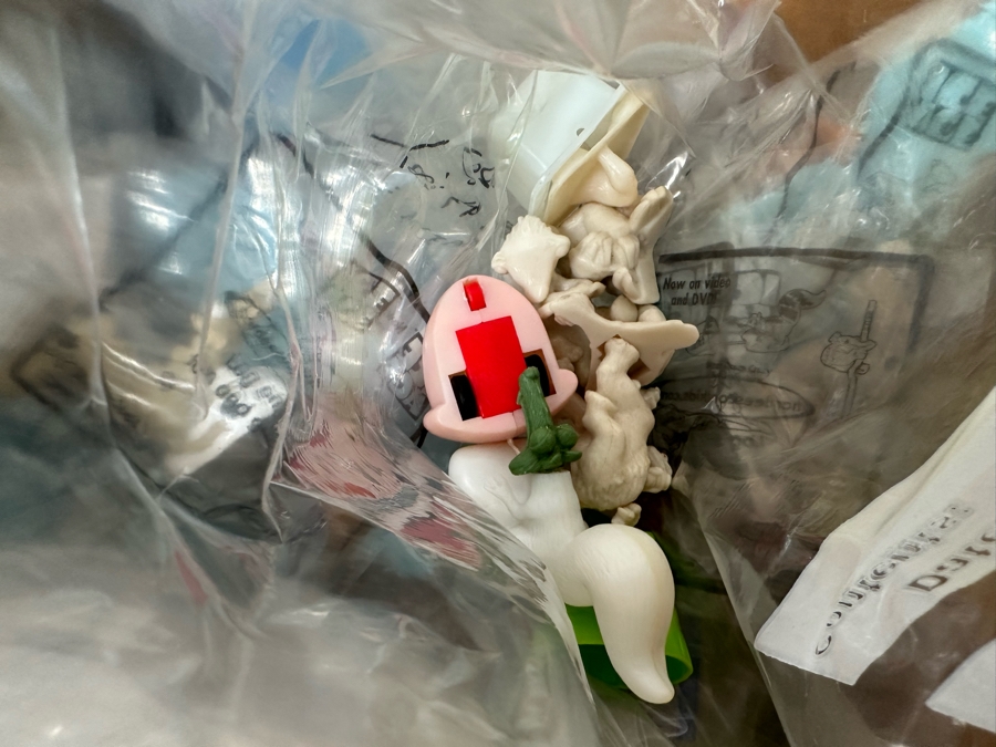 Ice Age Movie Carl's Jr. / Hardee's Happy / Kid's Meal Toys Project Box With Prototype Toy Samples Cool Kids Designed By The CDM Company 2003 [Photo 24]