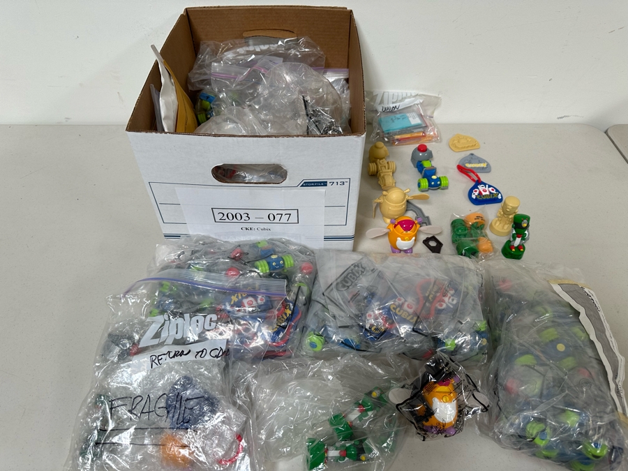 Cubix: Robots for Everyone Animated TV Series Carl's Jr. / Hardee's Happy / Kid's Meal Toys Project Box With Prototype Toy Samples Cool Kids Designed By The CDM Company 2003 [Photo 25]