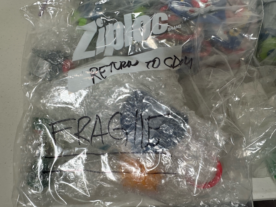 Cubix: Robots for Everyone Animated TV Series Carl's Jr. / Hardee's Happy / Kid's Meal Toys Project Box With Prototype Toy Samples Cool Kids Designed By The CDM Company 2003 [Photo 18]