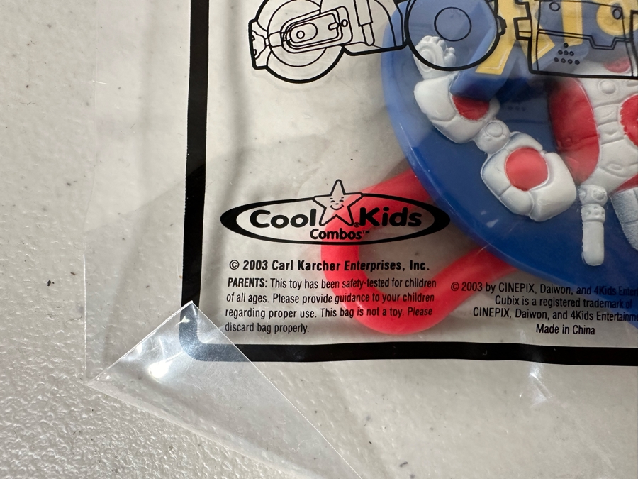 Cubix: Robots for Everyone Animated TV Series Carl's Jr. / Hardee's Happy / Kid's Meal Toys Project Box With Prototype Toy Samples Cool Kids Designed By The CDM Company 2003 [Photo 23]