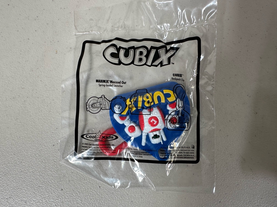 Cubix: Robots for Everyone Animated TV Series Carl's Jr. / Hardee's Happy / Kid's Meal Toys Project Box With Prototype Toy Samples Cool Kids Designed By The CDM Company 2003 [Photo 22]