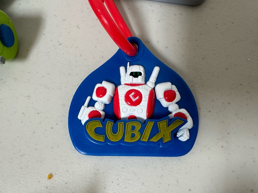 Cubix: Robots for Everyone Animated TV Series Carl's Jr. / Hardee's Happy / Kid's Meal Toys Project Box With Prototype Toy Samples Cool Kids Designed By The CDM Company 2003 [Photo 12]