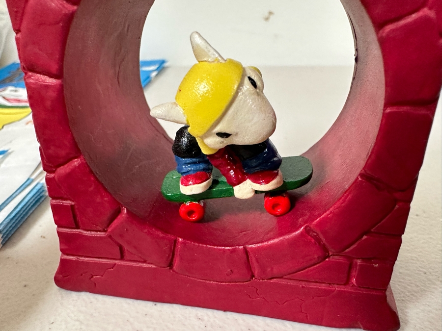 Stuart Little Animated TV Series Carl's Jr. / Hardee's Happy / Kid's Meal Toys Project Box With Prototype Toy Samples Cool Kids Designed By The CDM Company 2003 [Photo 8]