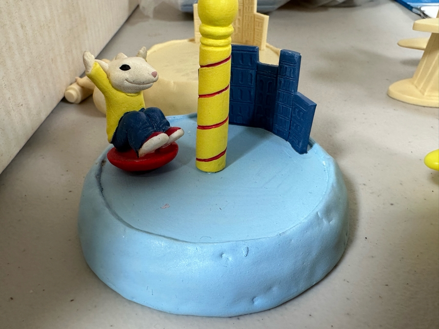 Stuart Little Animated TV Series Carl's Jr. / Hardee's Happy / Kid's Meal Toys Project Box With Prototype Toy Samples Cool Kids Designed By The CDM Company 2003 [Photo 4]