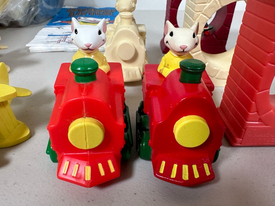 Stuart Little Animated TV Series Carl's Jr. / Hardee's Happy / Kid's Meal Toys Project Box With Prototype Toy Samples Cool Kids Designed By The CDM Company 2003 [Photo 6]
