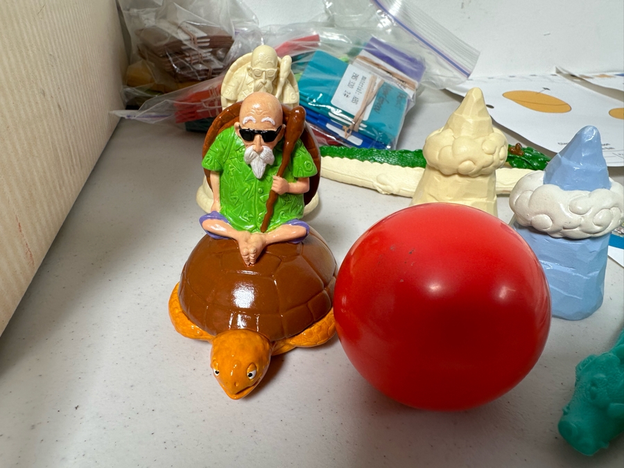 Dragon Ball Carl's Jr. / Hardee's Happy / Kid's Meal Toys Project Box With Prototype Toy Samples Cool Kids Designed By The CDM Company 2003 [Photo 2]