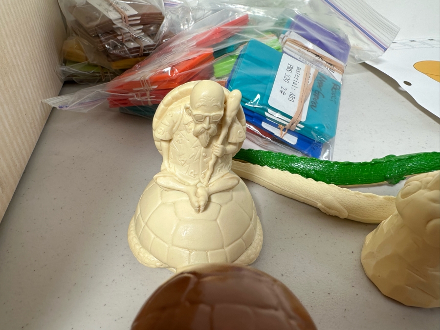 Dragon Ball Carl's Jr. / Hardee's Happy / Kid's Meal Toys Project Box With Prototype Toy Samples Cool Kids Designed By The CDM Company 2003 [Photo 3]