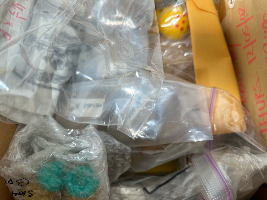 Dragon Ball Carl's Jr. / Hardee's Happy / Kid's Meal Toys Project Box With Prototype Toy Samples Cool Kids Designed By The CDM Company 2003 [Photo 22]