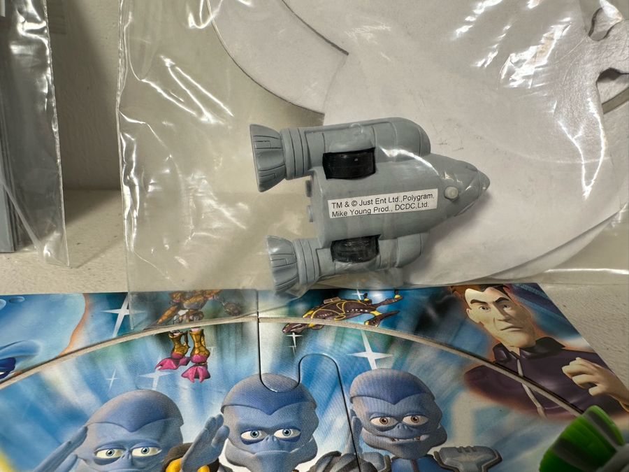 The Martians Carl's Jr. / Hardee's Happy / Kid's Meal Toys Project Box With Prototype Toy Samples Cool Kids Designed By The CDM Company 2003 [Photo 12]