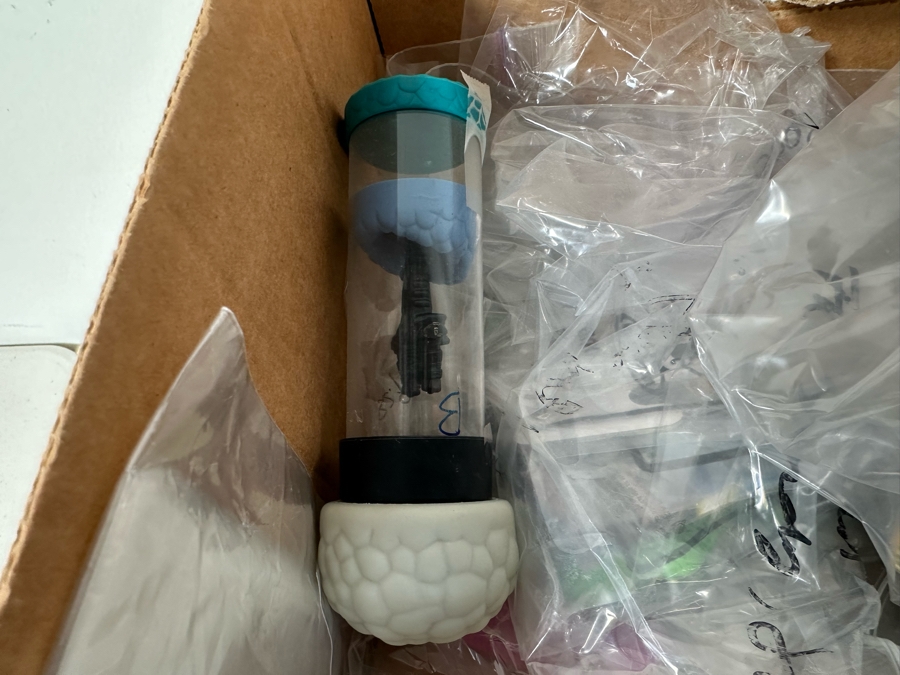 The Martians Carl's Jr. / Hardee's Happy / Kid's Meal Toys Project Box With Prototype Toy Samples Cool Kids Designed By The CDM Company 2003 [Photo 5]