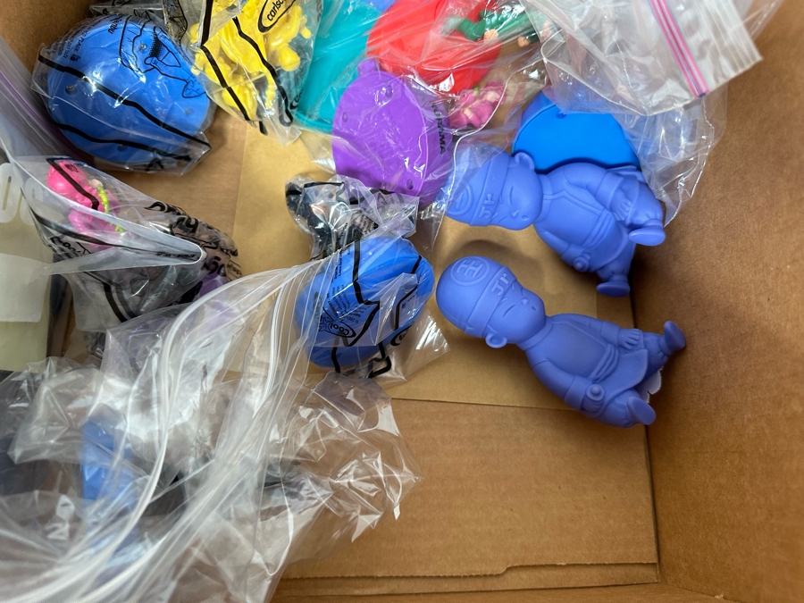 YuYu Hakusho Japanese Manga Series Ghost Files Carl's Jr. / Hardee's Happy / Kid's Meal Toys Project Box With Prototype Toy Samples Cool Kids Designed By The CDM Company 2004 [Photo 20]