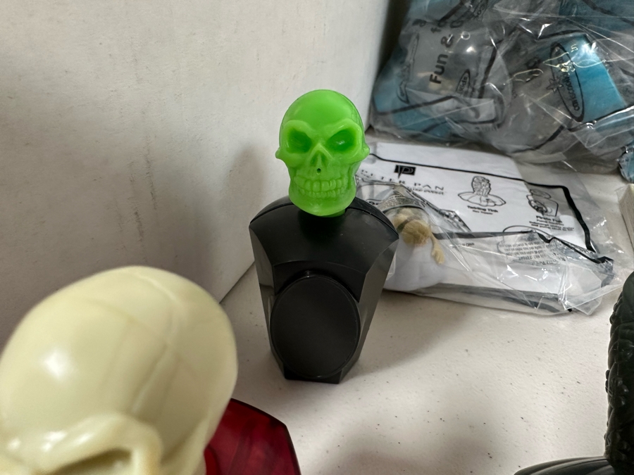 Peter Pan the Motion Picture Event Carl's Jr. / Hardee's Happy / Kid's Meal Toys Project Box With Prototype Toy Samples Cool Kids Designed By The CDM Company 2004 [Photo 8]