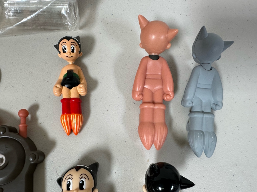 Astro Boy Carl's Jr. / Hardee's Happy / Kid's Meal Toys Project Box With Prototype Toy Samples Cool Kids Designed By The CDM Company 2004 [Photo 7]