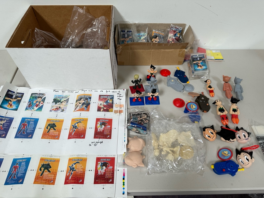 Astro Boy Carl's Jr. / Hardee's Happy / Kid's Meal Toys Project Box With Prototype Toy Samples Cool Kids Designed By The CDM Company 2004 [Photo 32]