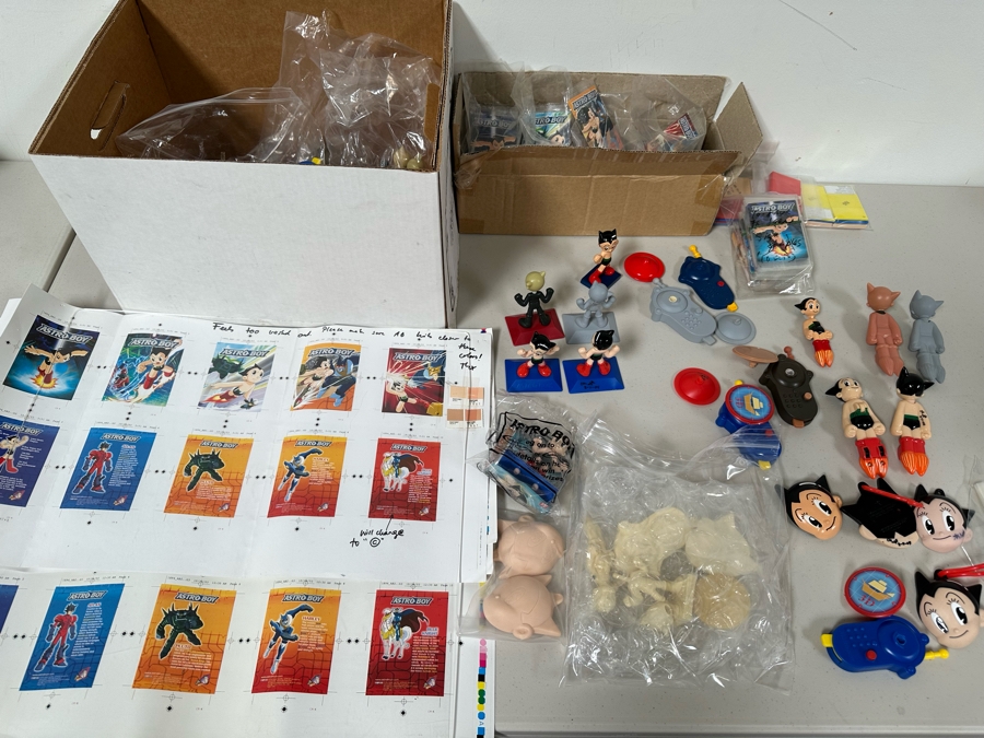 Astro Boy Carl's Jr. / Hardee's Happy / Kid's Meal Toys Project Box With Prototype Toy Samples Cool Kids Designed By The CDM Company 2004 [Photo 33]