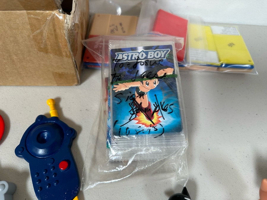 Astro Boy Carl's Jr. / Hardee's Happy / Kid's Meal Toys Project Box With Prototype Toy Samples Cool Kids Designed By The CDM Company 2004 [Photo 24]