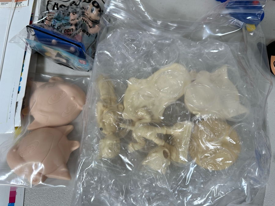 Astro Boy Carl's Jr. / Hardee's Happy / Kid's Meal Toys Project Box With Prototype Toy Samples Cool Kids Designed By The CDM Company 2004 [Photo 25]