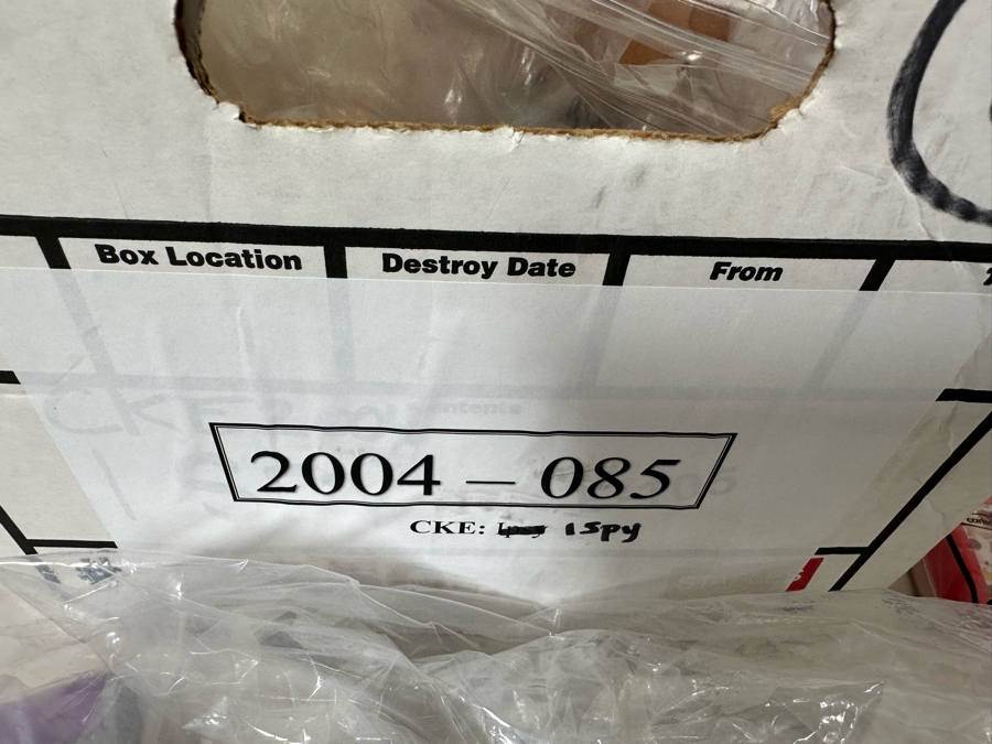 I Spy Carl's Jr. / Hardee's Happy / Kid's Meal Toys Project Box With Prototype Toy Samples Cool Kids Designed By The CDM Company 2004 [Photo 12]