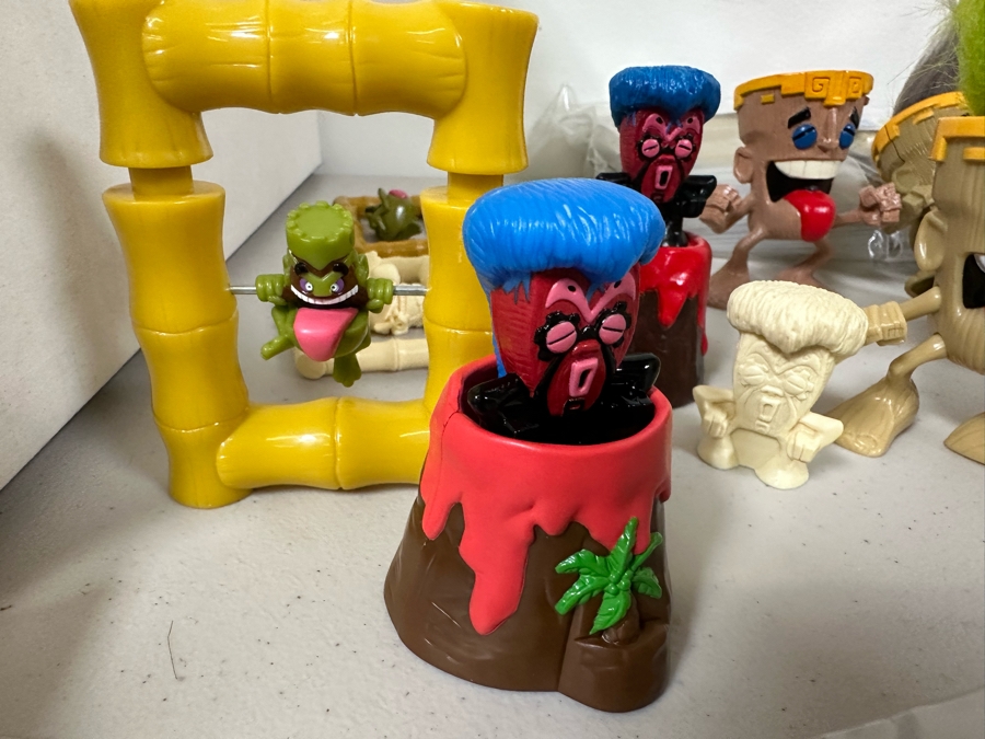 Tikimon Carl's Jr. / Hardee's Happy / Kid's Meal Toys Project Box With Prototype Toy Samples Cool Kids Designed By The CDM Company 2005 [Photo 8]