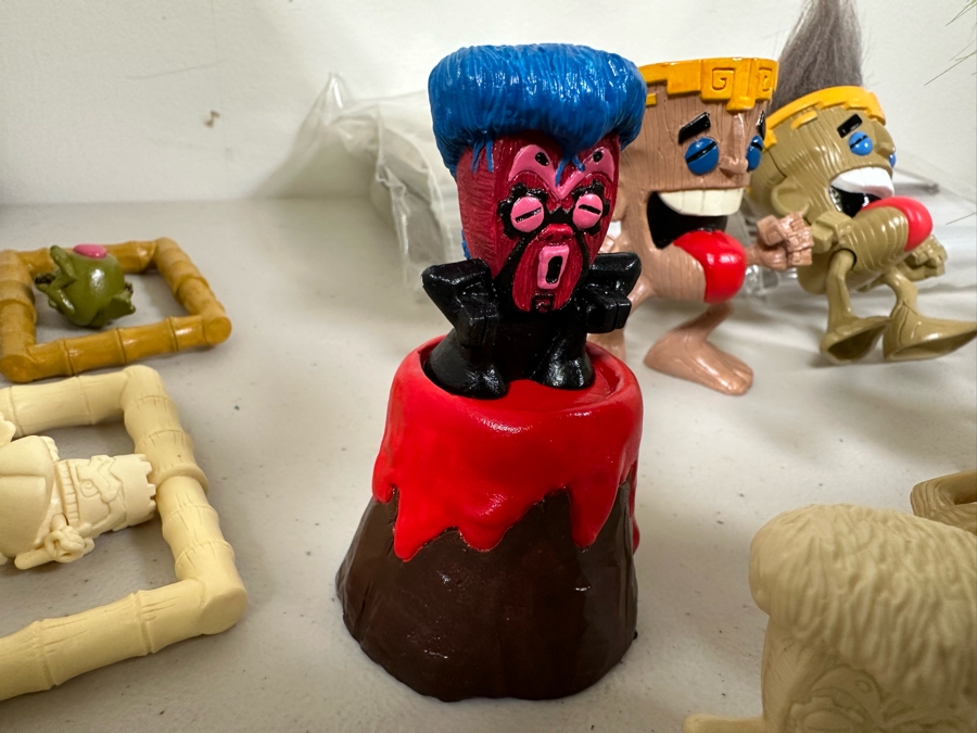 Tikimon Carl's Jr. / Hardee's Happy / Kid's Meal Toys Project Box With Prototype Toy Samples Cool Kids Designed By The CDM Company 2005 [Photo 7]