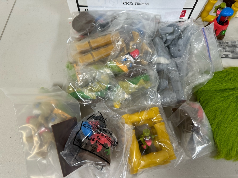 Tikimon Carl's Jr. / Hardee's Happy / Kid's Meal Toys Project Box With Prototype Toy Samples Cool Kids Designed By The CDM Company 2005 [Photo 19]