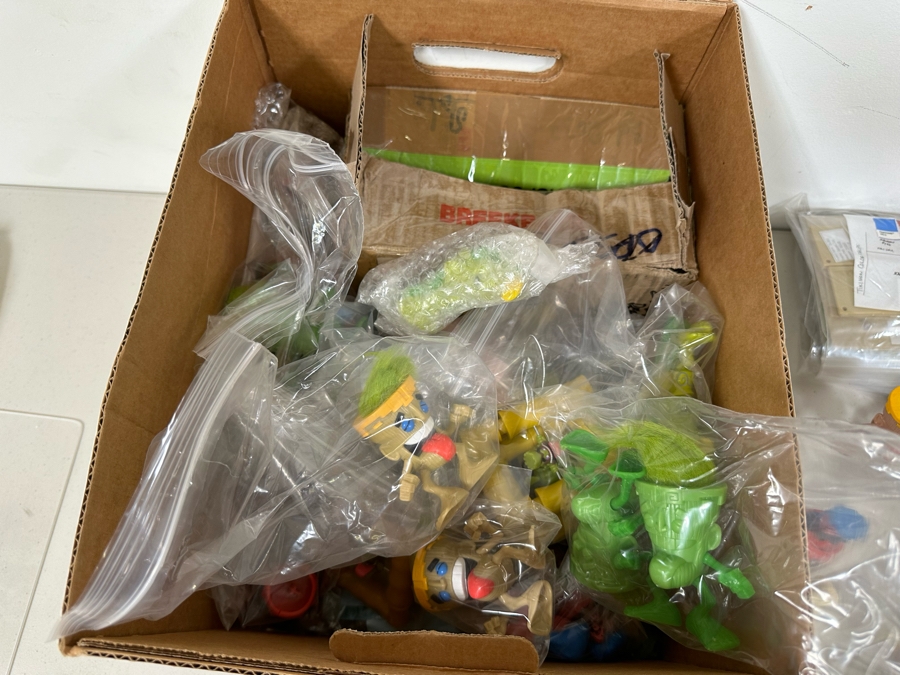 Tikimon Carl's Jr. / Hardee's Happy / Kid's Meal Toys Project Box With Prototype Toy Samples Cool Kids Designed By The CDM Company 2005 [Photo 11]