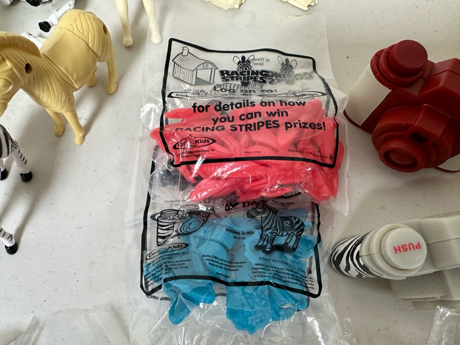 Racing Stripes Movie Carl's Jr. / Hardee's Happy / Kid's Meal Toys Project Box With Prototype Toy Samples Cool Kids Designed By The CDM Company 2005 [Photo 9]