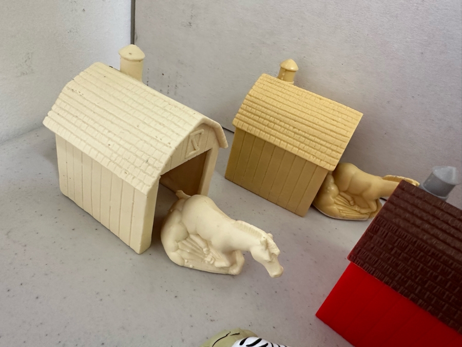 Racing Stripes Movie Carl's Jr. / Hardee's Happy / Kid's Meal Toys Project Box With Prototype Toy Samples Cool Kids Designed By The CDM Company 2005 [Photo 4]