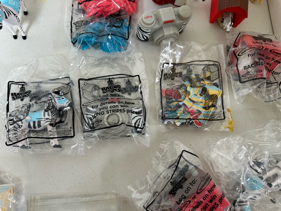 Racing Stripes Movie Carl's Jr. / Hardee's Happy / Kid's Meal Toys Project Box With Prototype Toy Samples Cool Kids Designed By The CDM Company 2005 [Photo 13]