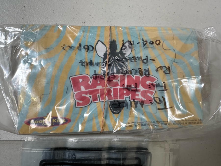 Racing Stripes Movie Carl's Jr. / Hardee's Happy / Kid's Meal Toys Project Box With Prototype Toy Samples Cool Kids Designed By The CDM Company 2005 [Photo 15]