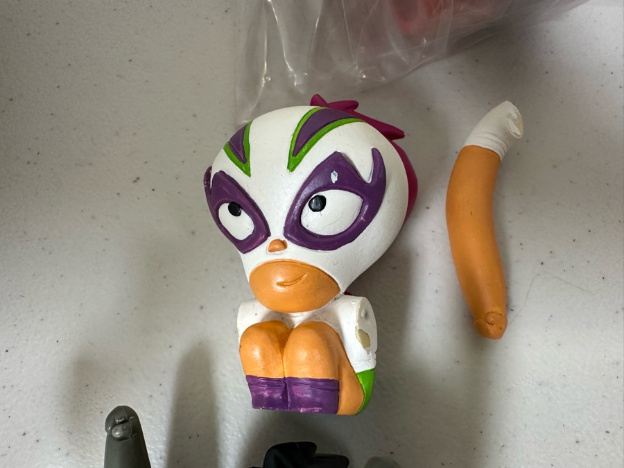 Mucha Lucha Animated TV Series Movie Carl's Jr. / Hardee's Happy / Kid's Meal Toys Project Box With Prototype Toy Samples Cool Kids Designed By The CDM Company 2006 [Photo 8]