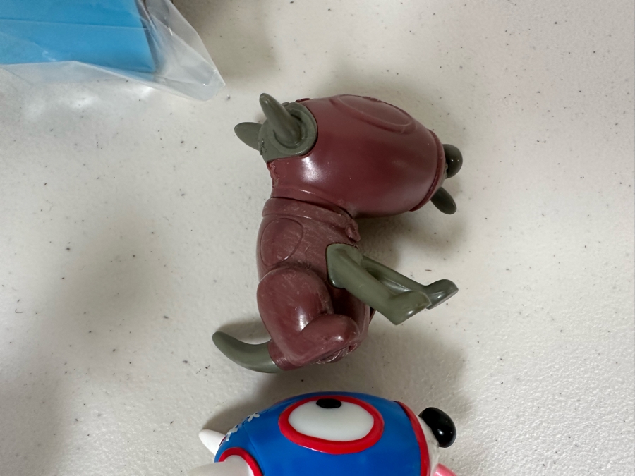 Mucha Lucha Animated TV Series Movie Carl's Jr. / Hardee's Happy / Kid's Meal Toys Project Box With Prototype Toy Samples Cool Kids Designed By The CDM Company 2006 [Photo 5]