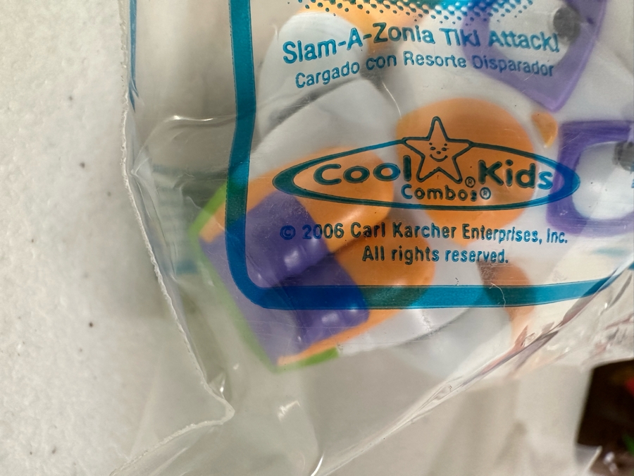 Mucha Lucha Animated TV Series Movie Carl's Jr. / Hardee's Happy / Kid's Meal Toys Project Box With Prototype Toy Samples Cool Kids Designed By The CDM Company 2006 [Photo 16]