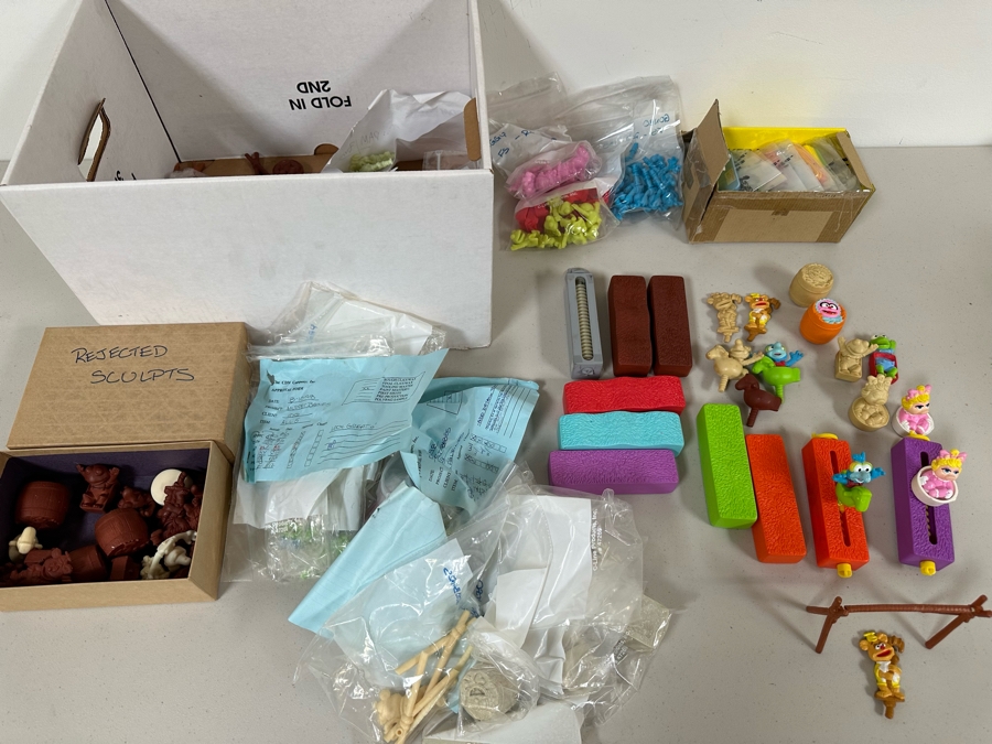 Jim Henson's Muppet Babies TV Series Dairy Queen Happy / Kid's Meal Toys Project Box With Prototype Toy Samples Designed By The CDM Company 1998 [Photo 11]