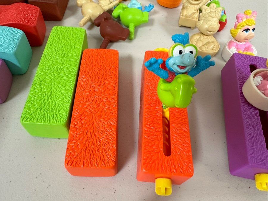 Jim Henson's Muppet Babies TV Series Dairy Queen Happy / Kid's Meal Toys Project Box With Prototype Toy Samples Designed By The CDM Company 1998 [Photo 8]