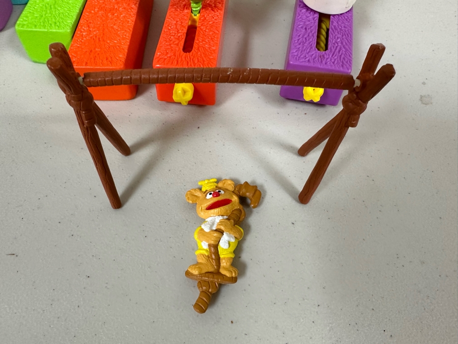 Jim Henson's Muppet Babies TV Series Dairy Queen Happy / Kid's Meal Toys Project Box With Prototype Toy Samples Designed By The CDM Company 1998 [Photo 12]