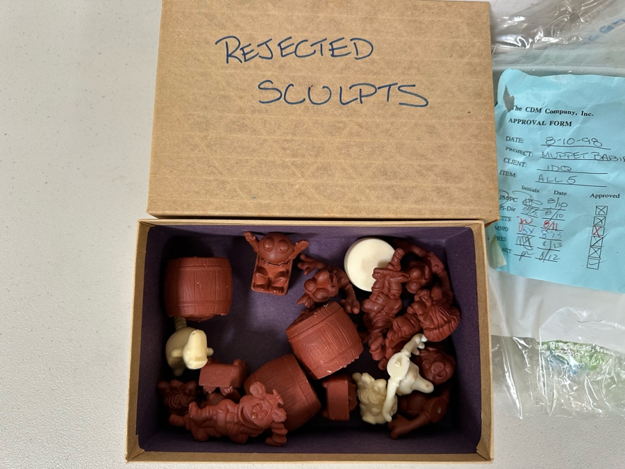 Jim Henson's Muppet Babies TV Series Dairy Queen Happy / Kid's Meal Toys Project Box With Prototype Toy Samples Designed By The CDM Company 1998 [Photo 10]