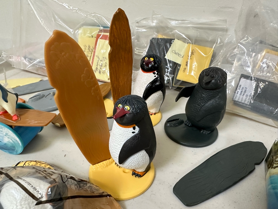 Surf's Up Movie Carl's Jr. / Hardee's Happy / Kid's Meal Toys Project Box With Prototype Toy Samples Cool Kids Designed By The CDM Company 2007 [Photo 2]