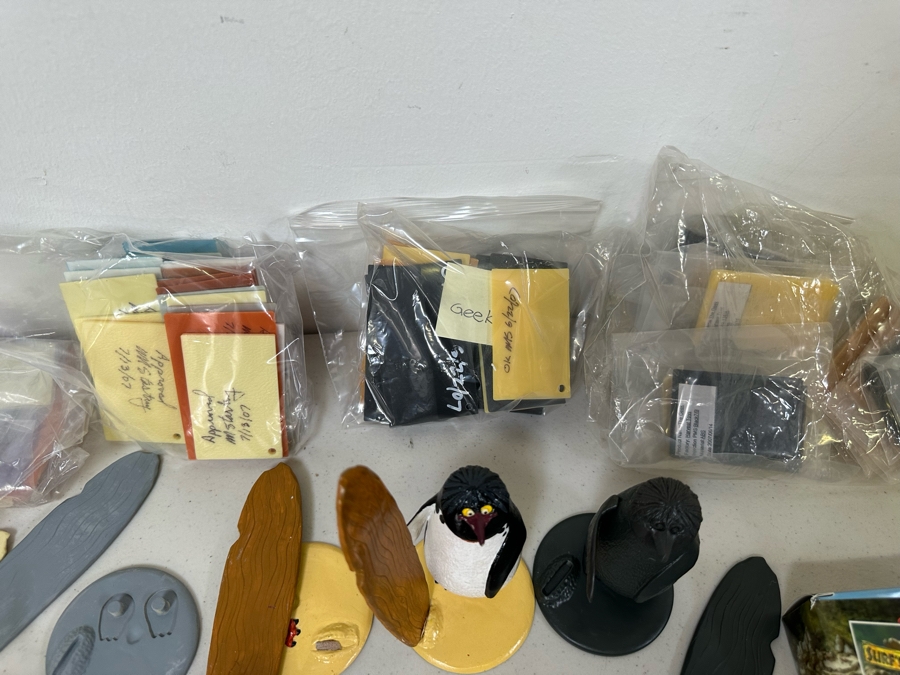 Surf's Up Movie Carl's Jr. / Hardee's Happy / Kid's Meal Toys Project Box With Prototype Toy Samples Cool Kids Designed By The CDM Company 2007 [Photo 14]