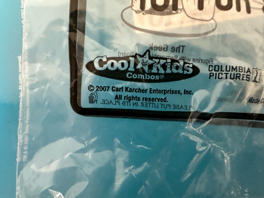 Surf's Up Movie Carl's Jr. / Hardee's Happy / Kid's Meal Toys Project Box With Prototype Toy Samples Cool Kids Designed By The CDM Company 2007 [Photo 19]