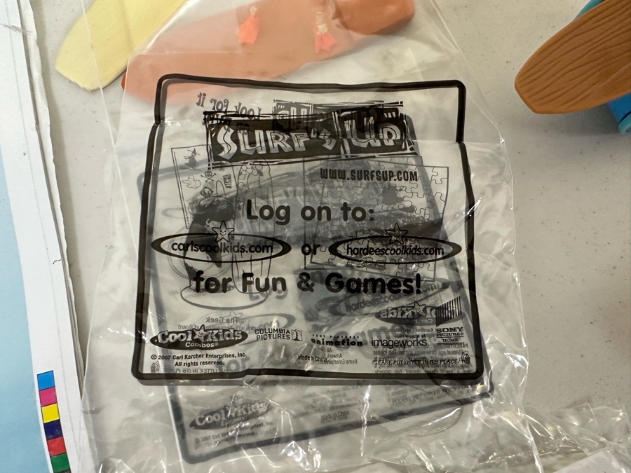Surf's Up Movie Carl's Jr. / Hardee's Happy / Kid's Meal Toys Project Box With Prototype Toy Samples Cool Kids Designed By The CDM Company 2007 [Photo 12]