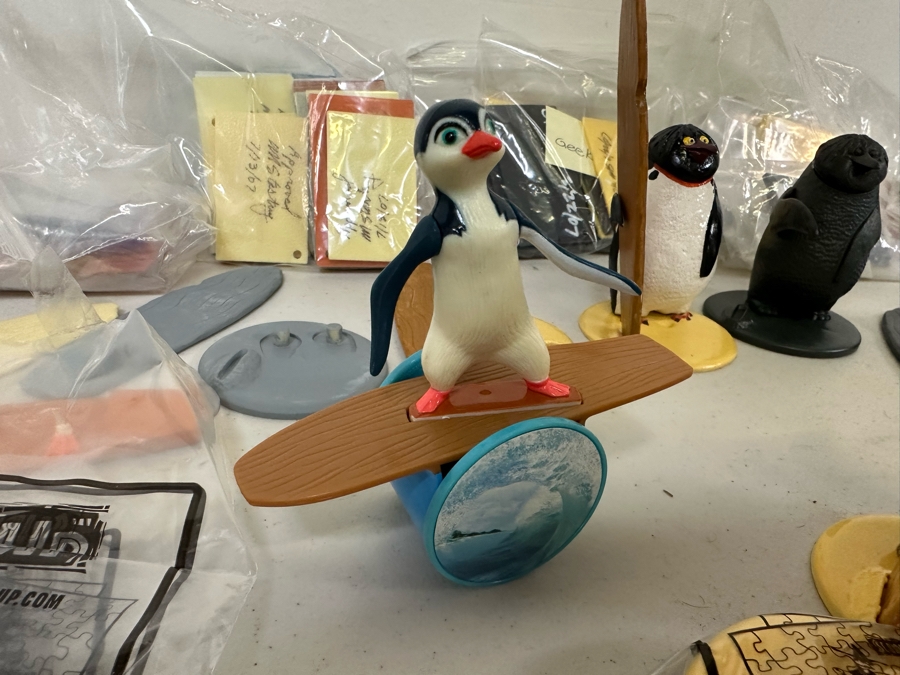 Surf's Up Movie Carl's Jr. / Hardee's Happy / Kid's Meal Toys Project Box With Prototype Toy Samples Cool Kids Designed By The CDM Company 2007 [Photo 13]