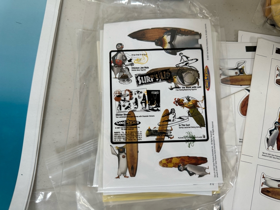 Surf's Up Movie Carl's Jr. / Hardee's Happy / Kid's Meal Toys Project Box With Prototype Toy Samples Cool Kids Designed By The CDM Company 2007 [Photo 15]