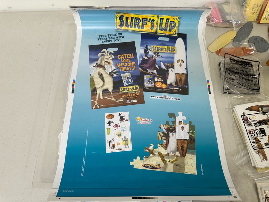 Surf's Up Movie Carl's Jr. / Hardee's Happy / Kid's Meal Toys Project Box With Prototype Toy Samples Cool Kids Designed By The CDM Company 2007 [Photo 17]