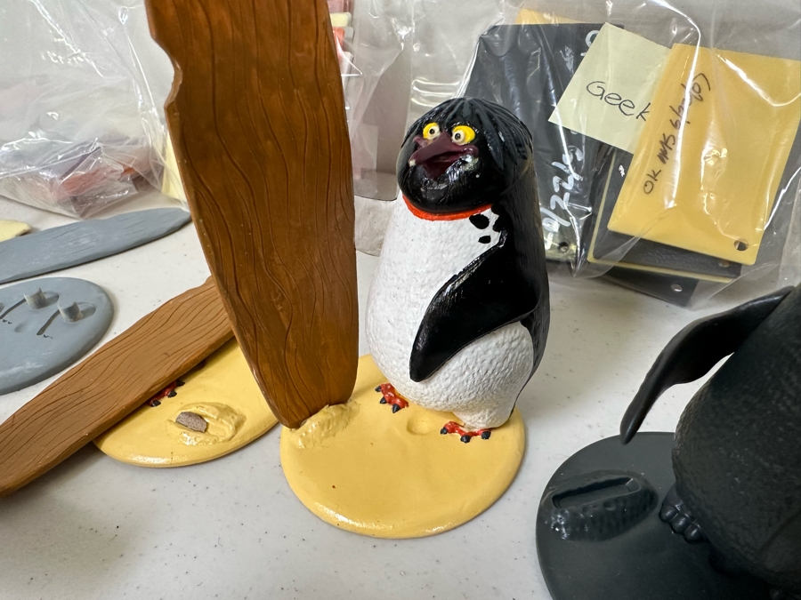 Surf's Up Movie Carl's Jr. / Hardee's Happy / Kid's Meal Toys Project Box With Prototype Toy Samples Cool Kids Designed By The CDM Company 2007 [Photo 10]