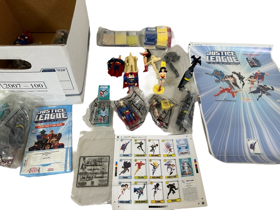 Justice League Unlimited Season Two Superman / Wonder Woman Carl's Jr. / Hardee's Happy / Kid's Meal Toys Project Box With Prototype Toy Samples Cool Kids Designed By The CDM Company 2007