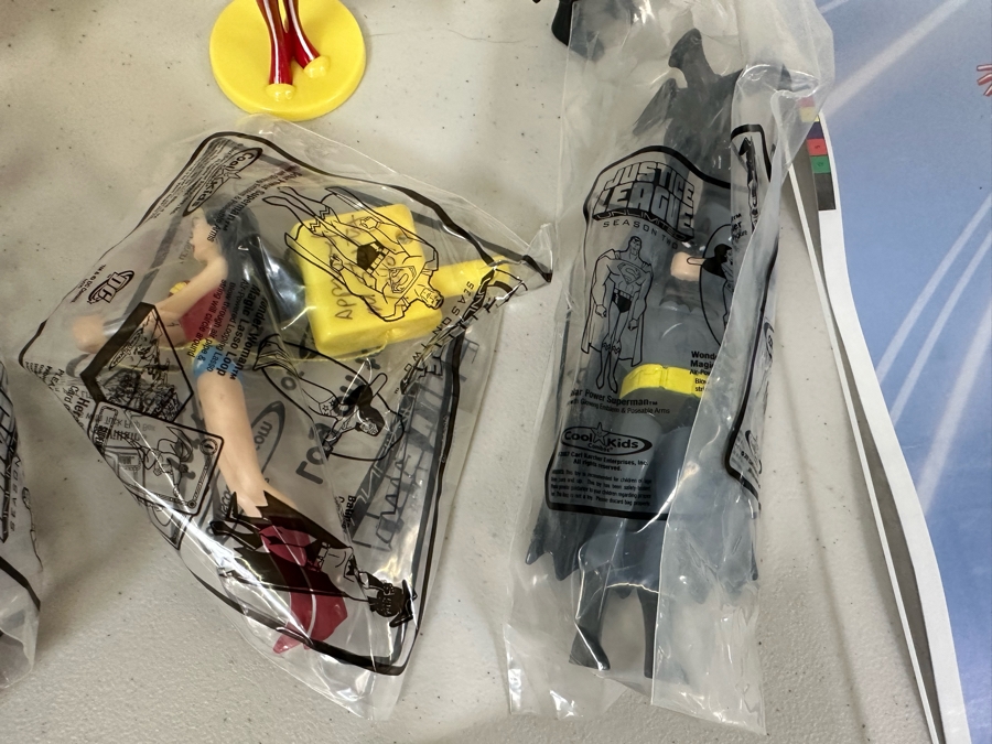 Justice League Unlimited Season Two Superman / Wonder Woman Carl's Jr. / Hardee's Happy / Kid's Meal Toys Project Box With Prototype Toy Samples Cool Kids Designed By The CDM Company 2007 [Photo 18]
