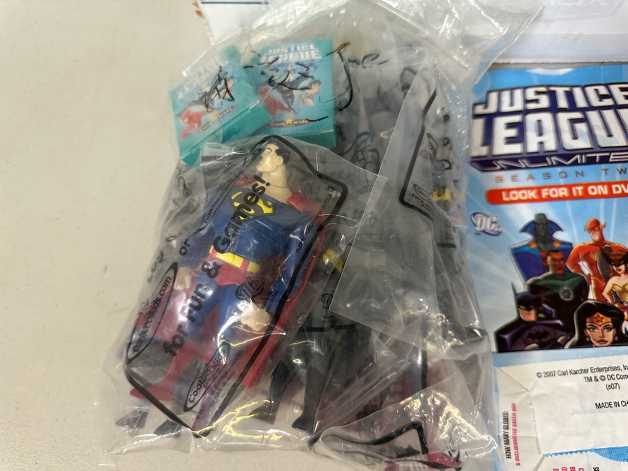 Justice League Unlimited Season Two Superman / Wonder Woman Carl's Jr. / Hardee's Happy / Kid's Meal Toys Project Box With Prototype Toy Samples Cool Kids Designed By The CDM Company 2007 [Photo 13]