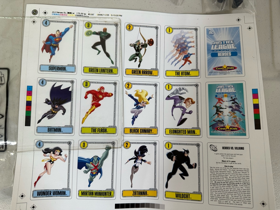 Justice League Unlimited Season Two Superman / Wonder Woman Carl's Jr. / Hardee's Happy / Kid's Meal Toys Project Box With Prototype Toy Samples Cool Kids Designed By The CDM Company 2007 [Photo 4]